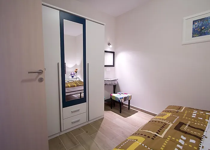 Palace 1 Djardin Apartman *